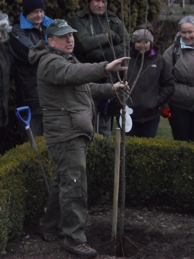 Apple guru Neil MacDonald