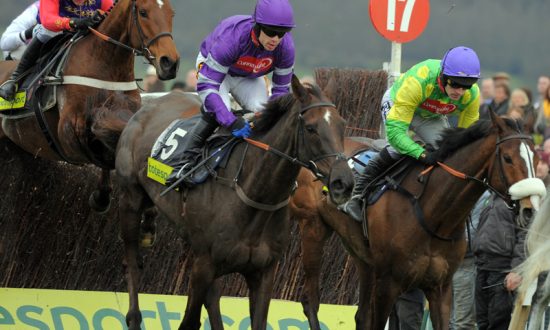 Kauto Star (right) and Denman (centre) (courtesy Racing Post Photos)
