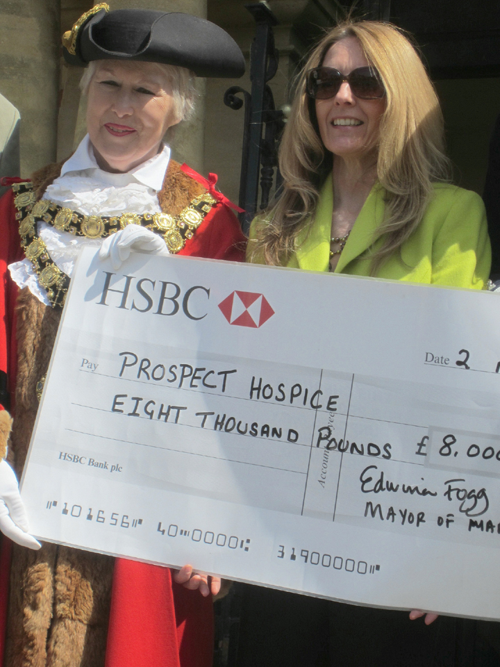 Mayor Edwina Fogg presenting a large-scale cheque to Sheryl Crouch of Prospect Hospice