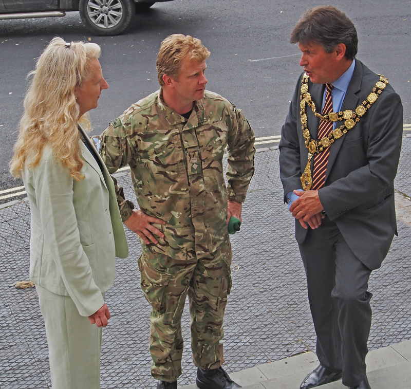 The Mayoress, Lt Col Brown and Mayor Guy Loosmore