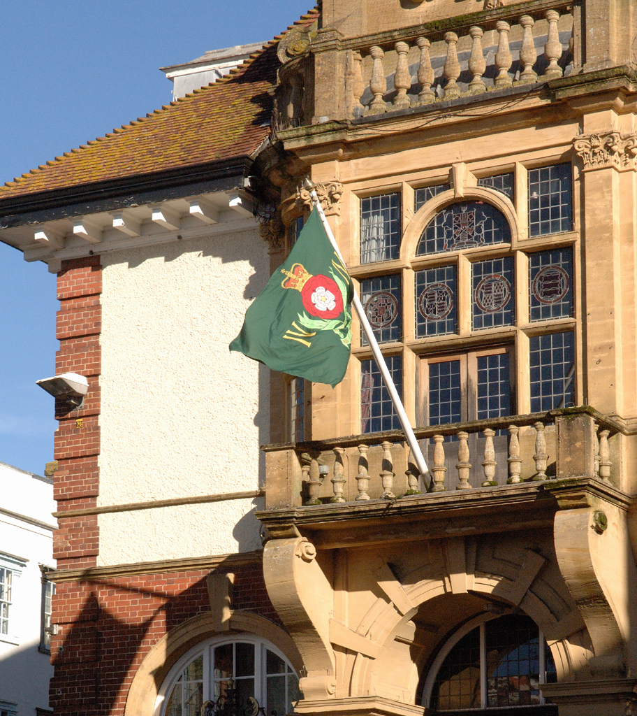 4MI flag flies over the Town Hall