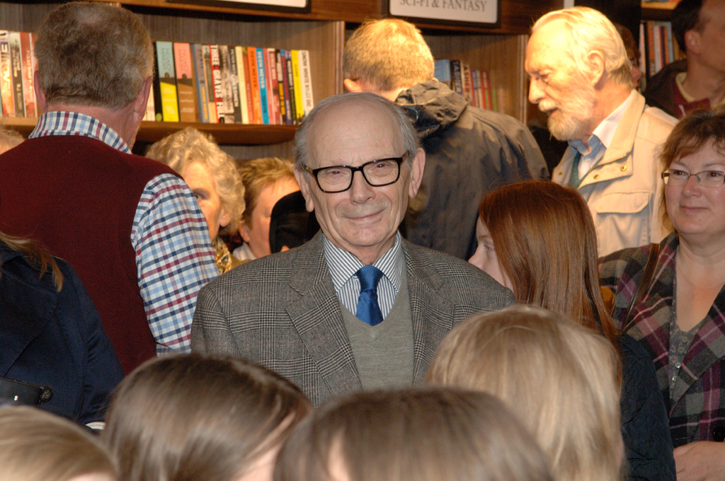 Marlborough News Online partner Gerald Isaaman OBE set to interview Dame Jaqueline