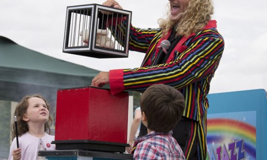 Magic with childrens entertainer Razzamatazz