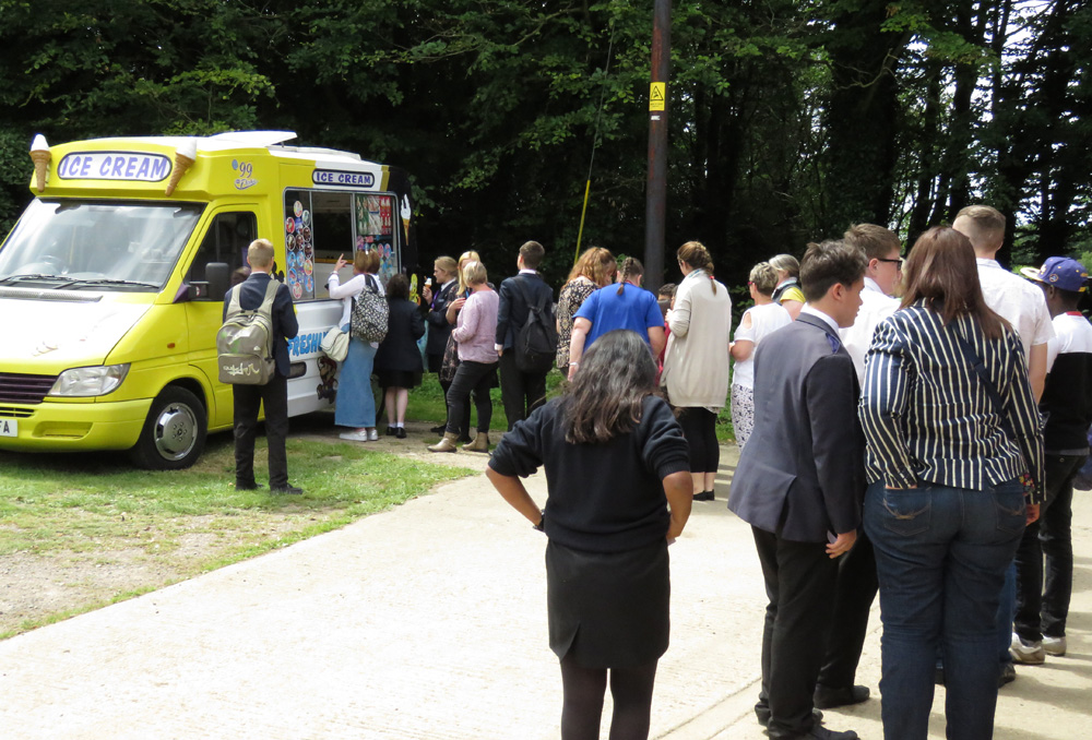 Afterewards it was ice creams all round...