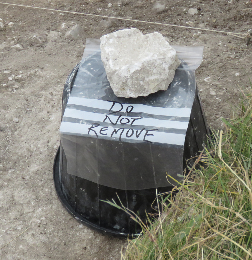 Protecting the grooved ware pot