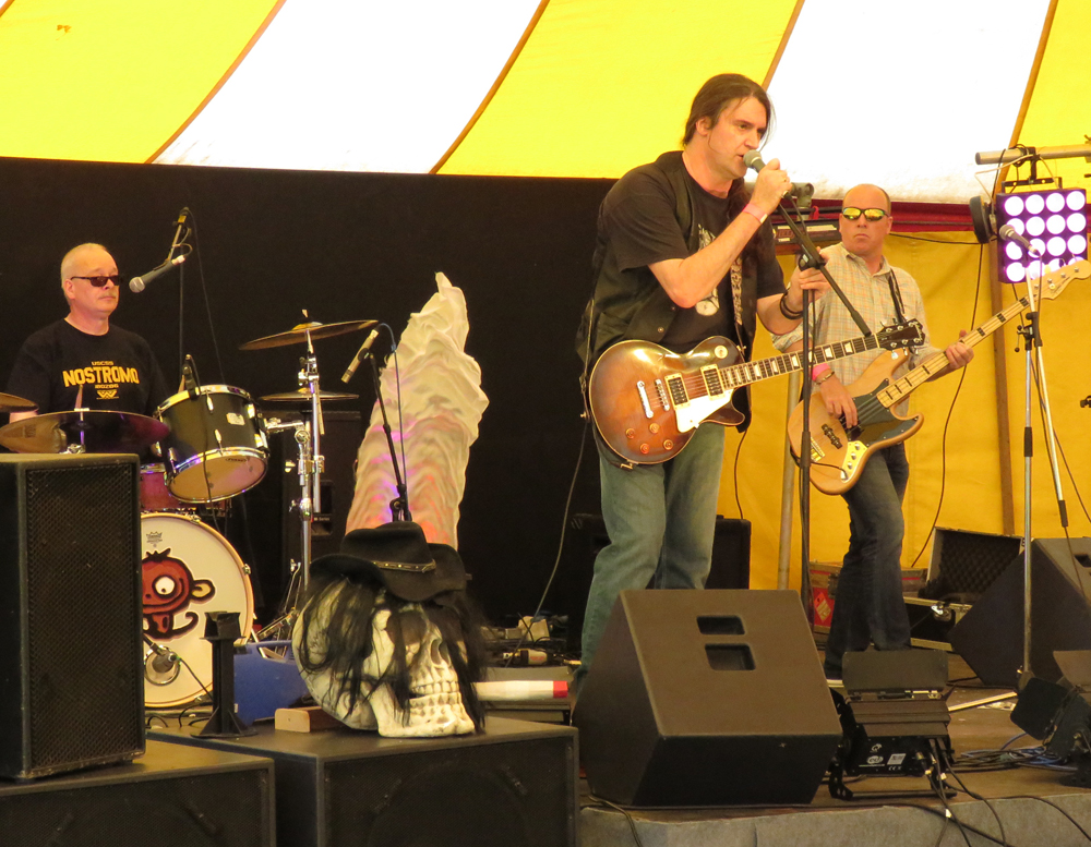 Apes of Rock in action...