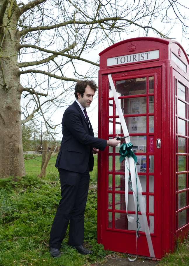 ...Matthew Barnes of GWR cutting the ribbon...