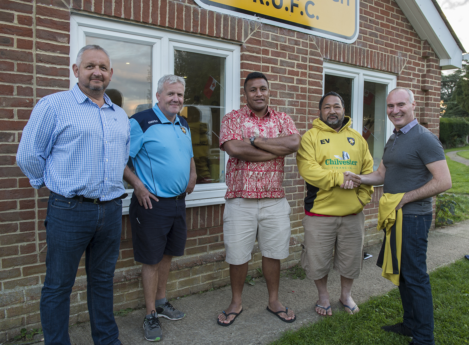L-R:  Clive Robins – Chair of the MRFC Mini Section, Gary Sharp – Chairman of MRFC, Mako Vunipola – nephew of MRFC’s new Director of Coaching, Elisi Vunipola – MRFC Director of Coaching, Andy Tottman – Director of Chilvester Financial, the new long term sponsor of MRFC’s coaches