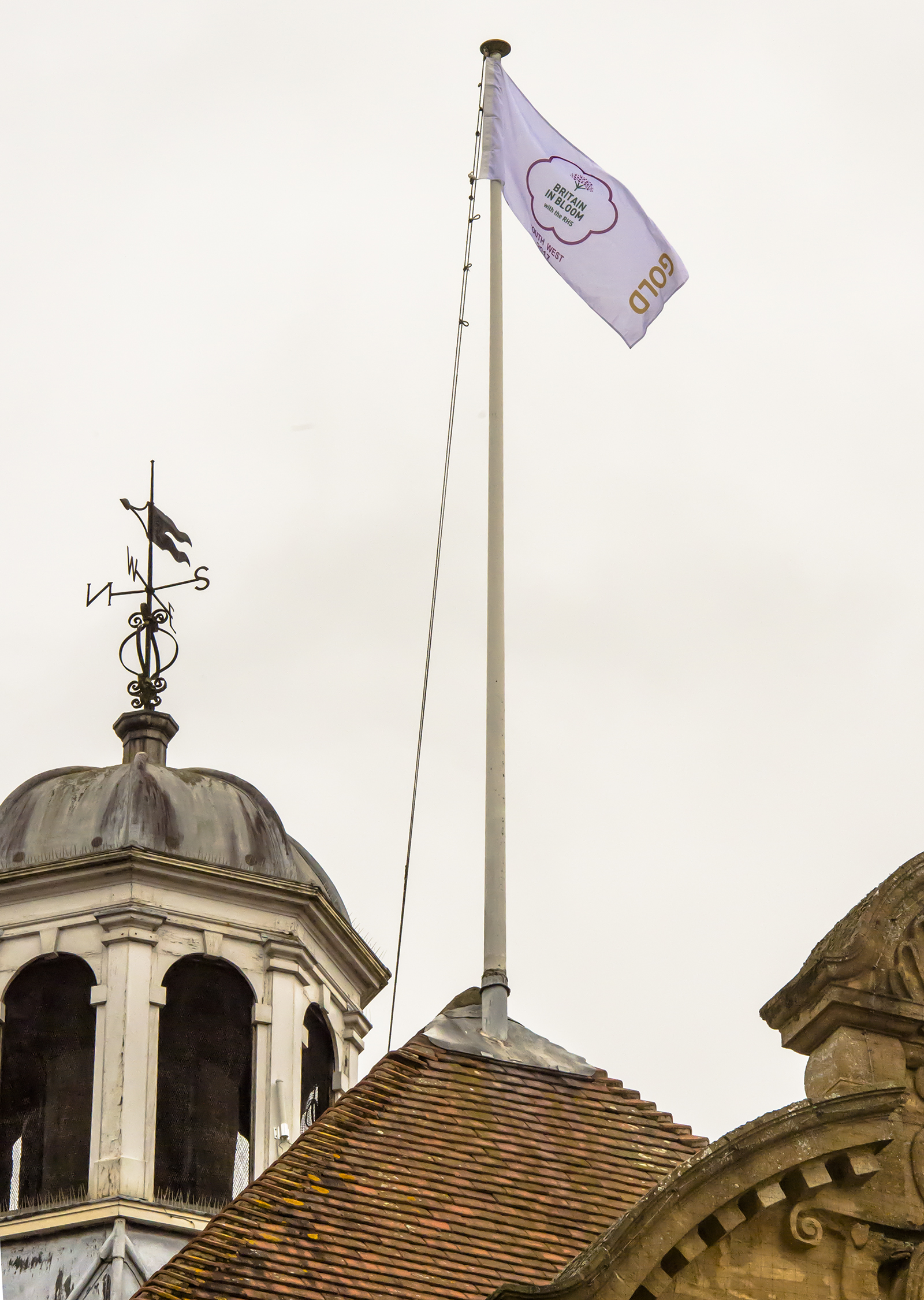 South West in Bloom Gold Flag Flying proudly atop the Town Hall