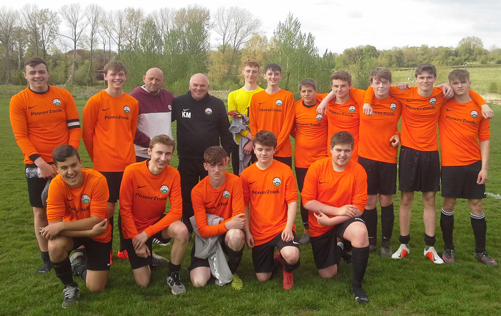 MYFC Magpies with Geordie Foster and Keith Marshall