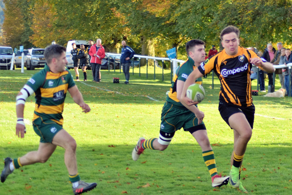 Jimmy Adams going for his first try